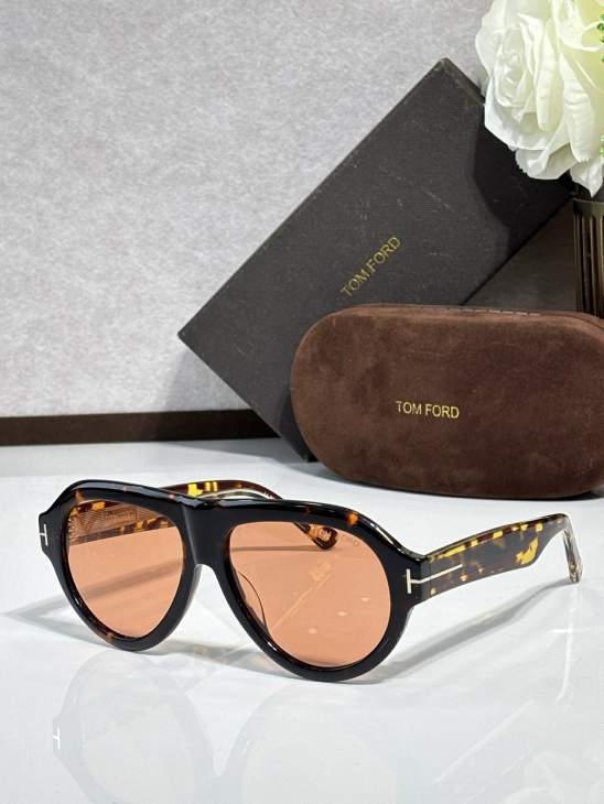 Picture of Tom Ford Sunglasses _SKUfw77318252fw